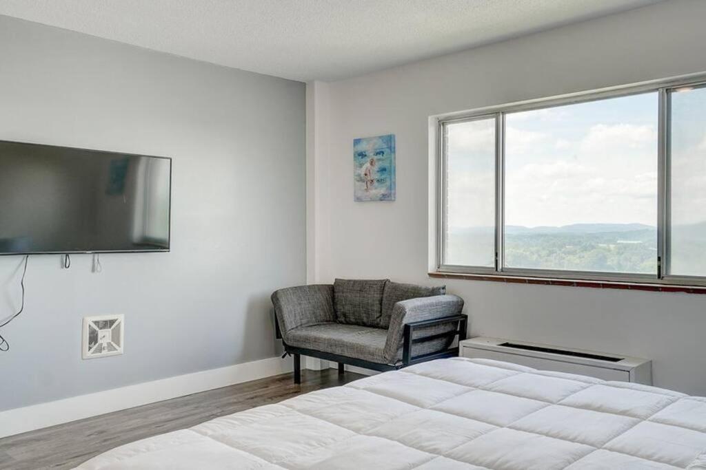 Newly Renovated 1 Bedroom Apartment Near Downtown Gadsden Exterior photo